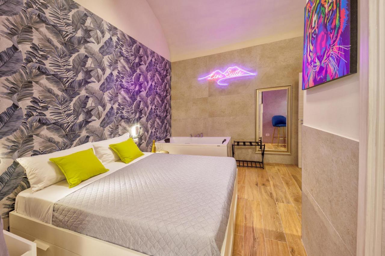 Live Suite Napoli Kültér fotó